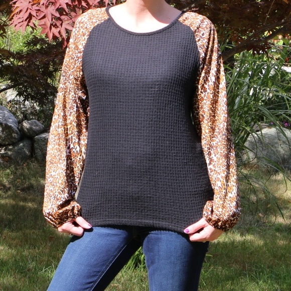 Black waffle knit top with leopard sleeves - Picture 3 of 4